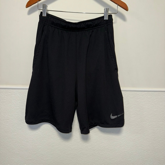 Nike Men’s Dri-Fit Black Shorts Size Small Athletic Sports - Picture 2 of 10